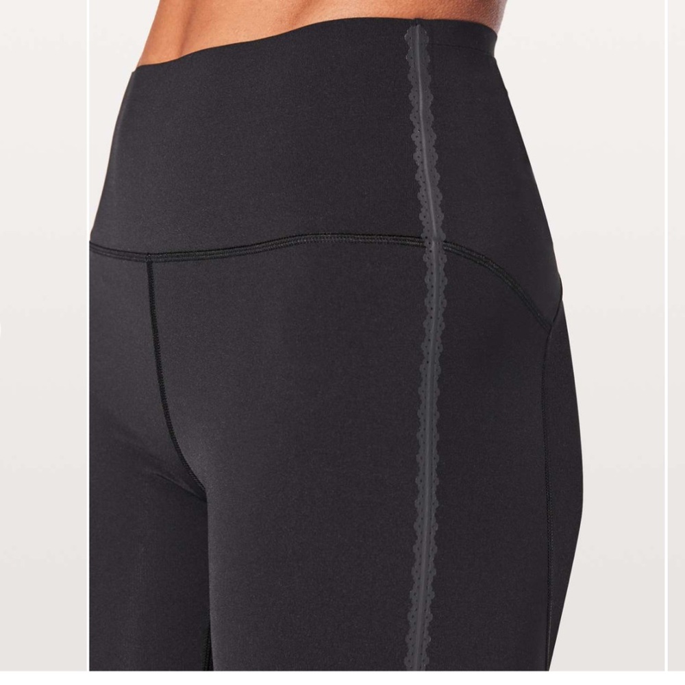 Lululemon Stop Drop & Squat Tight 28"- size 4- black - Picture 4 of 11
